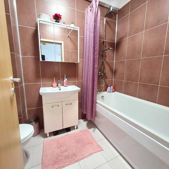 Apartament cu 2 camere decomandat în Fratelia