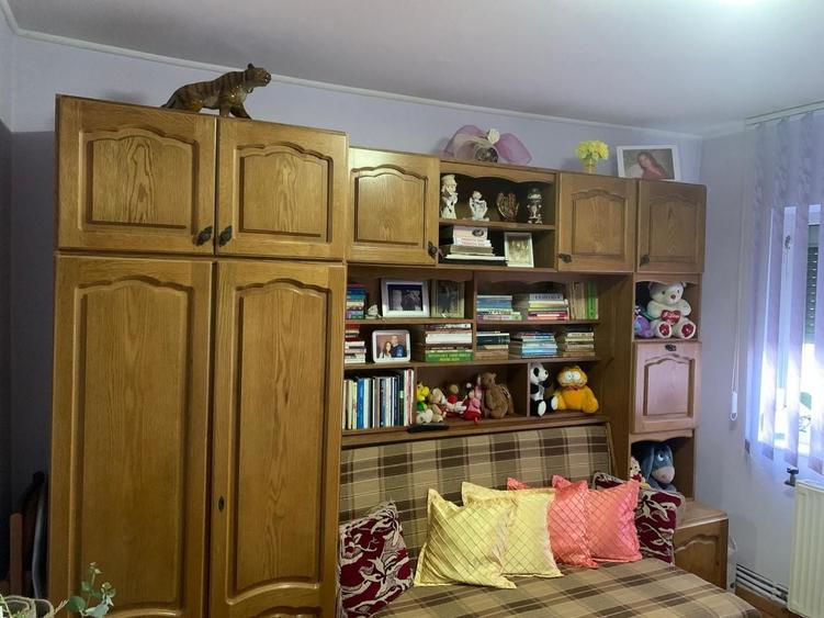 Apartament cu 3 camere decomandat, mobilat în Vest