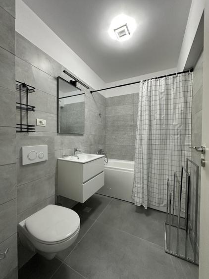 Garsonieră decomandată în Est