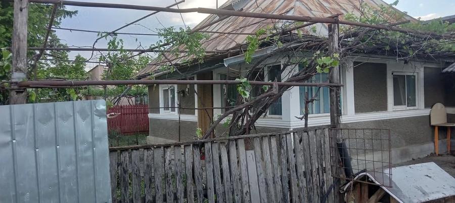 Casă cu 3 camere cu Teren 1600 Mp în Gara Veche