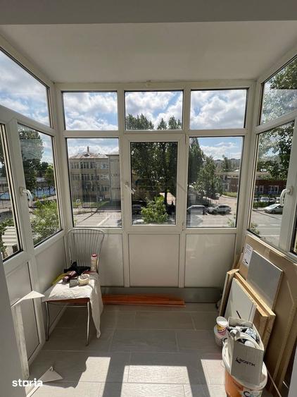 Apartament cu 3 camere semidecomandat în Primăverii