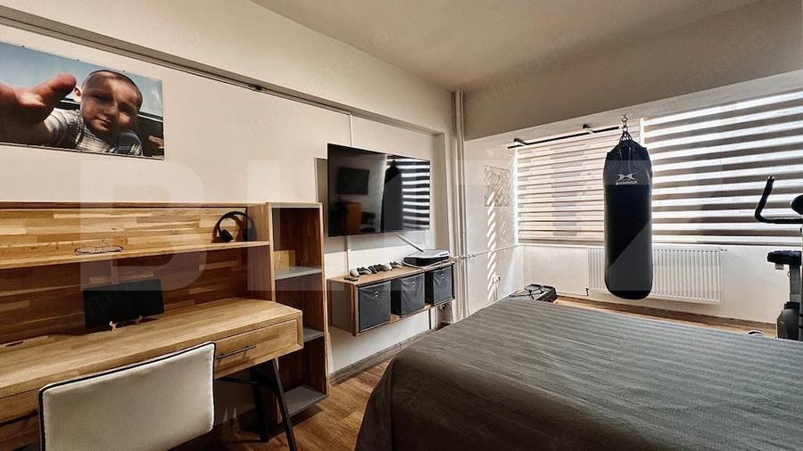 Apartament cu 4 camere decomandat în Dacia