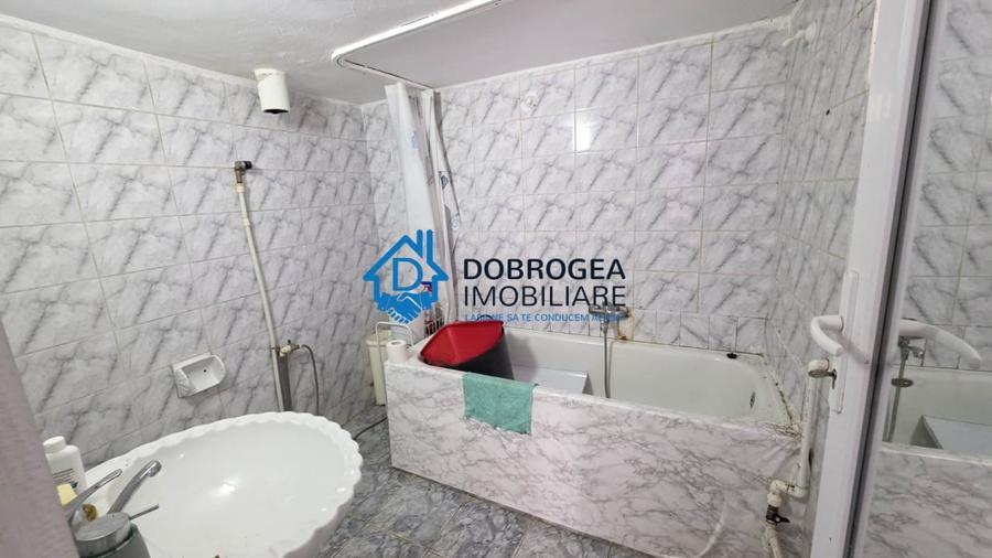 Casă individuală cu 4 camere cu Canalizare în Ultracentral