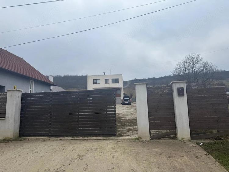 Spațiu comercial, de 255 mp, în Mărișelu