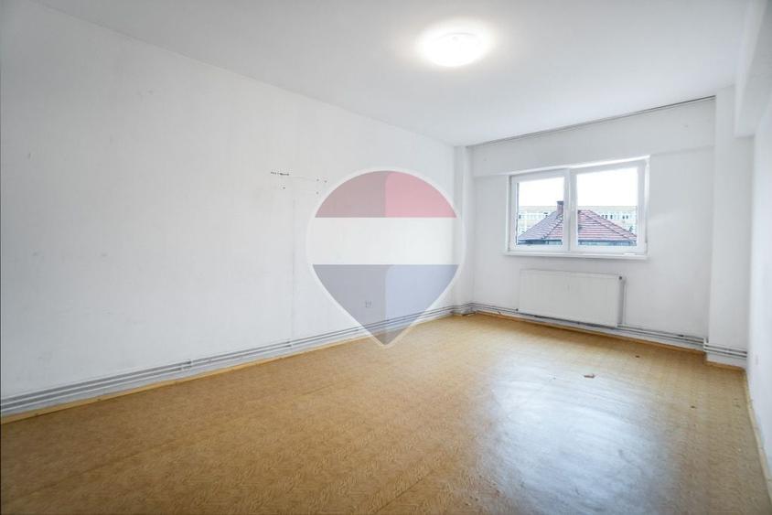 Apartament cu 2 camere decomandat în Central