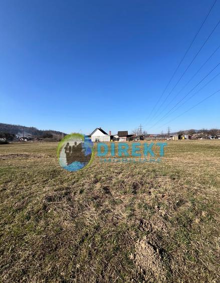 Teren Construcții intravilan de 2500 mp, în Mijlocenii Bârgăului