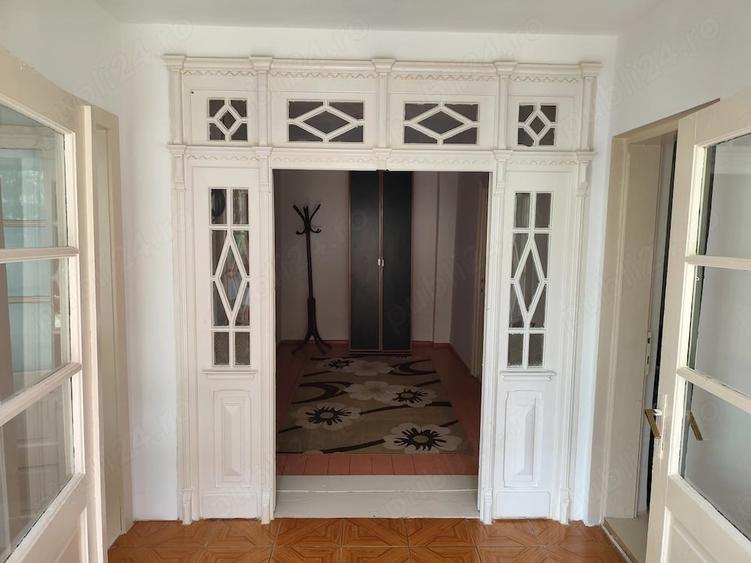 Casă cu 2 camere cu Teren 686 Mp în Central