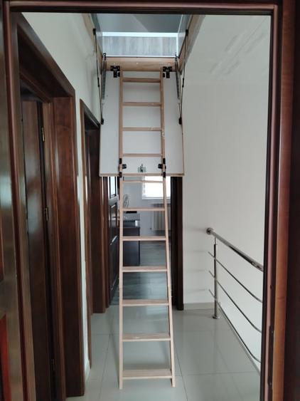 Casă individuală cu 5 camere cu Canalizare în Cârcea