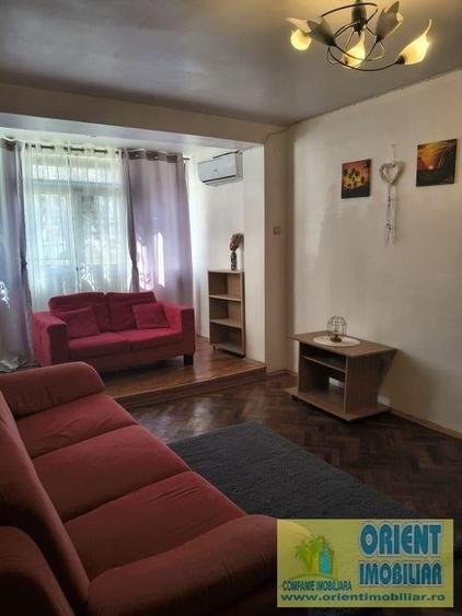Apartament cu 3 camere semidecomandat în Tomis II