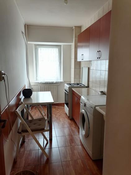 Garsonieră decomandată, mobilată în Dristor