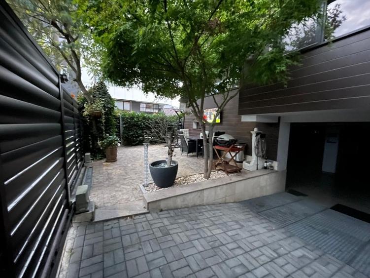 Apartament cu 3 camere decomandat, mobilat în Barbu Văcărescu
