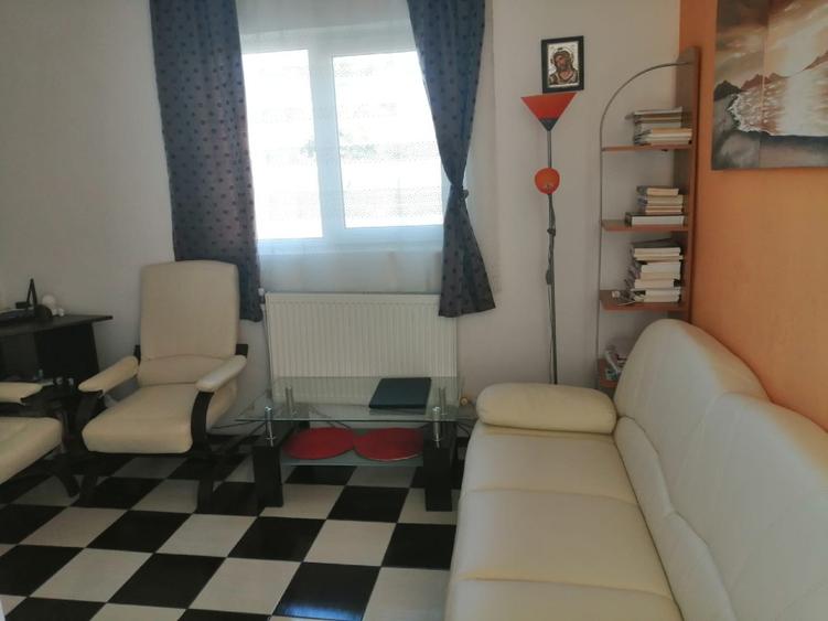 Casă individuală cu 4 camere cu Teren 120 Mp în Central