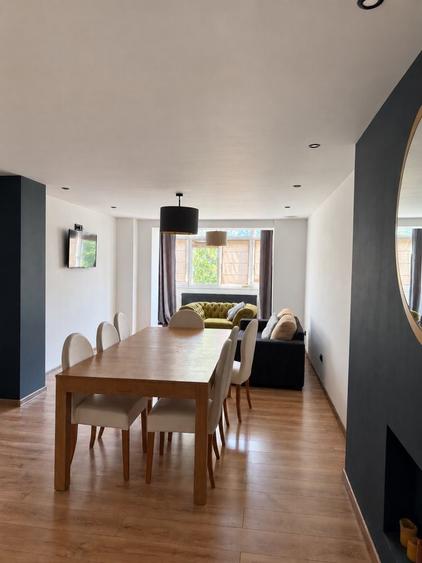 Apartament cu 3 camere decomandat în Pandurilor