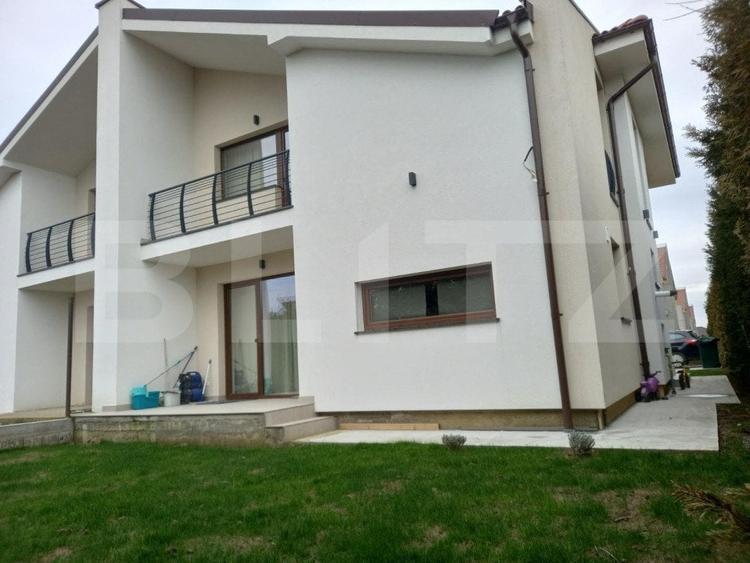 Casă individuală cu 4 camere cu Canalizare în Nord
