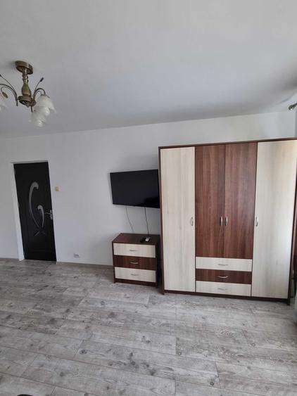 Apartament cu 2 camere decomandat în Berceni