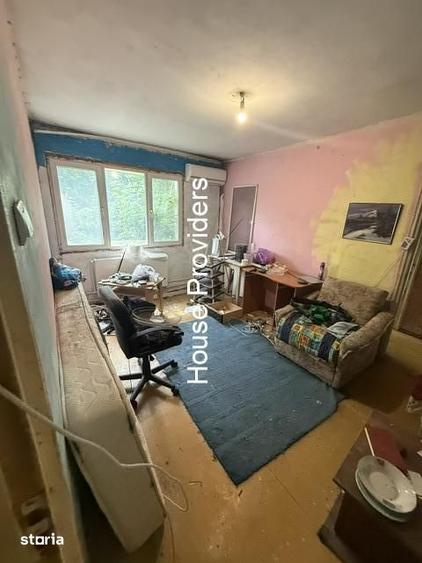 Apartament cu 2 camere semidecomandat în Ferentari
