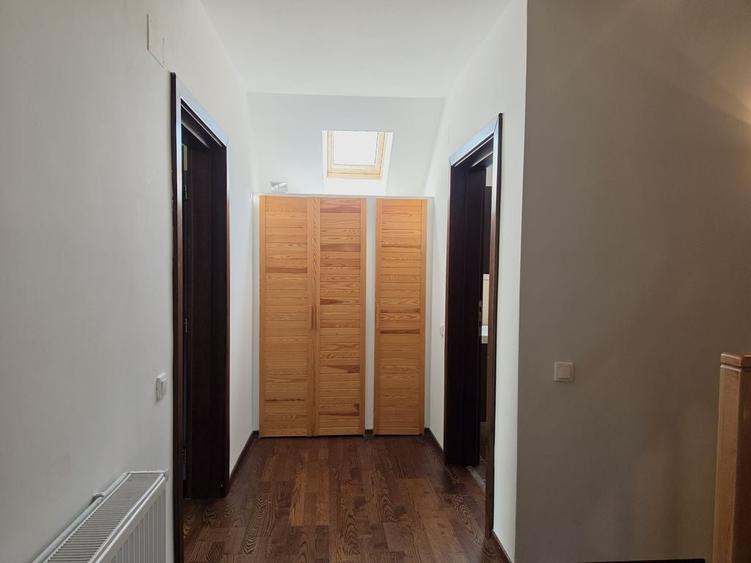 Casă individuală cu 5 camere cu Canalizare în Ghimbav