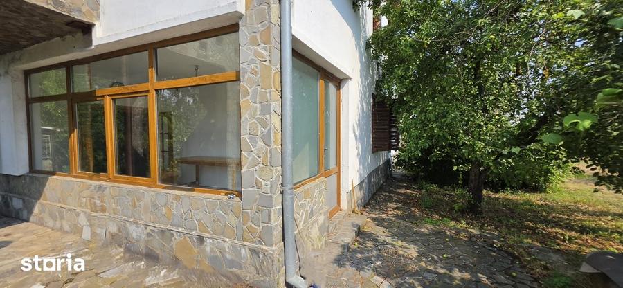 Casă cu 5 camere cu Teren 3000 Mp în Dârvari