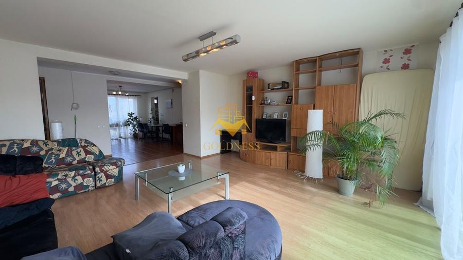 Apartament cu 3 camere semidecomandat, mobilat în Zorilor