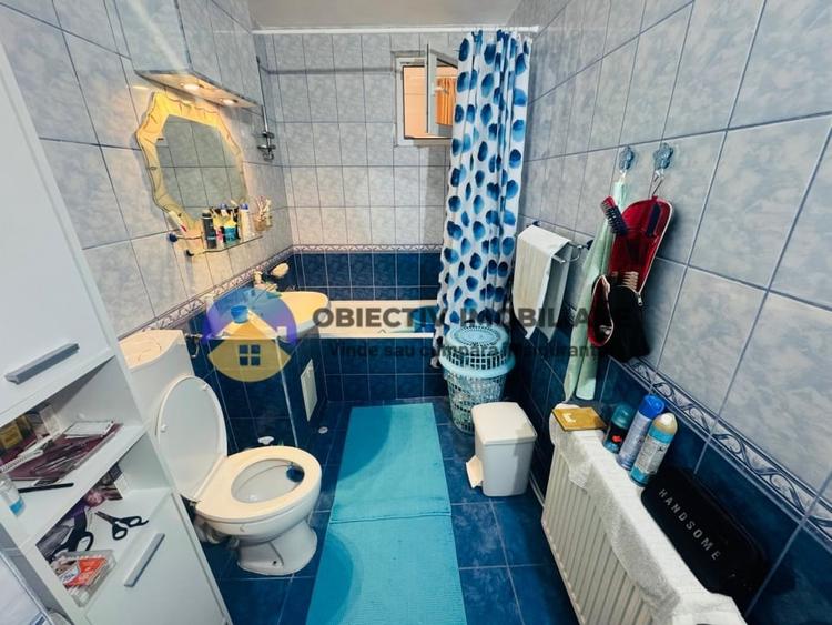 Apartament cu 4 camere decomandat în Central
