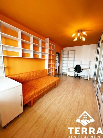 Apartament cu 4 camere, mobilat în Central
