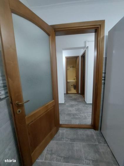 Apartament cu 3 camere decomandat în Micro 6