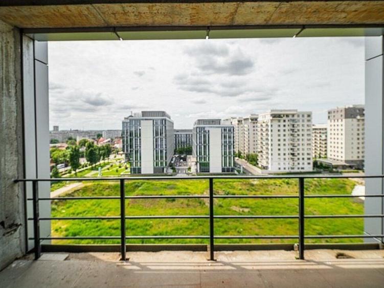 Spațiu comercial, de 600 mp, în P-ta Presei Libere