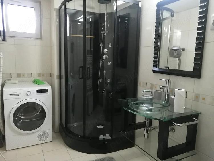 Apartament cu 4 camere decomandat în Plopilor