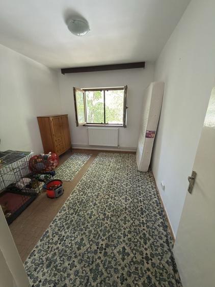Apartament cu 3 camere decomandat în Piața Centrală