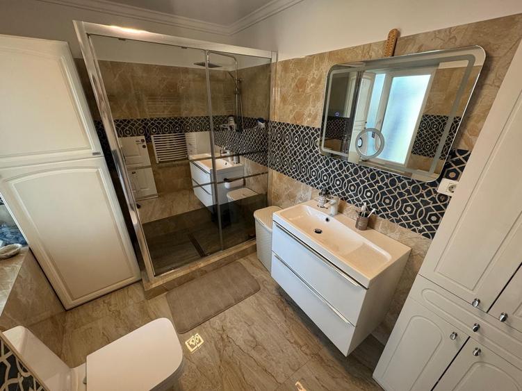 Casă individuală cu 4 camere cu Canalizare în Casa de Cultură