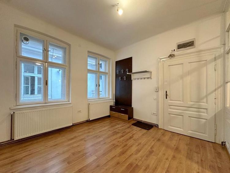 Apartament cu 3 camere circular, mobilat în Centrul Istoric