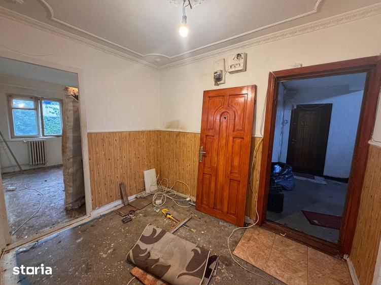 Apartament cu 3 camere decomandat în Central