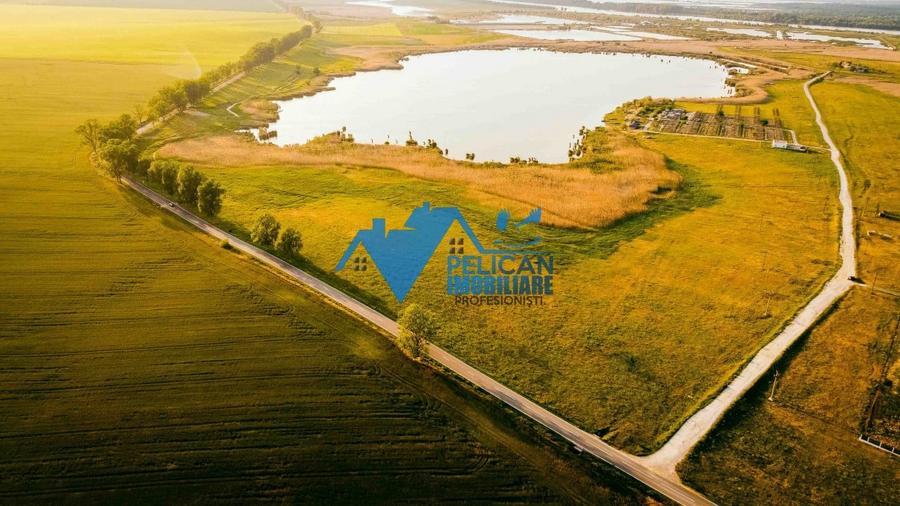 Teren Construcții extravilan de 27500 mp, în Murighiol
