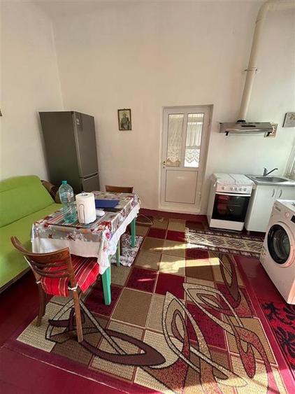 Casă cu 3 camere cu Canalizare în Central
