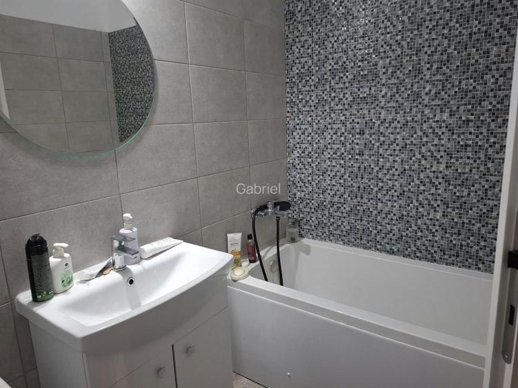Inchiriez apartament