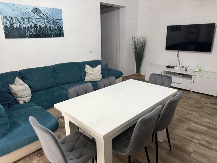 Apartament cu 3 camere decomandat în Central
