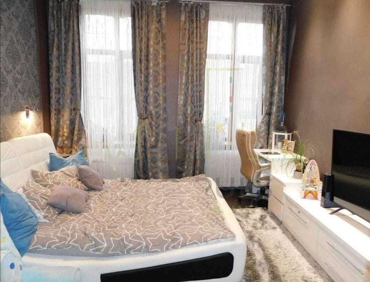Apartament cu 3 camere semidecomandat în Traian