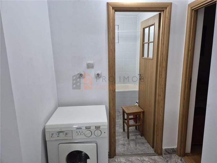 Apartament cu 2 camere decomandat, mobilat în Unirii Sud