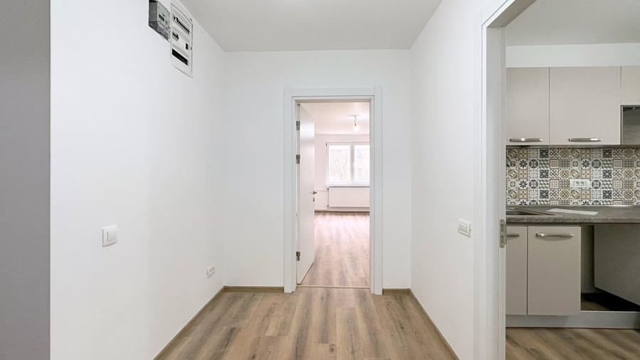 Apartament cu 3 camere semidecomandat în Crângași