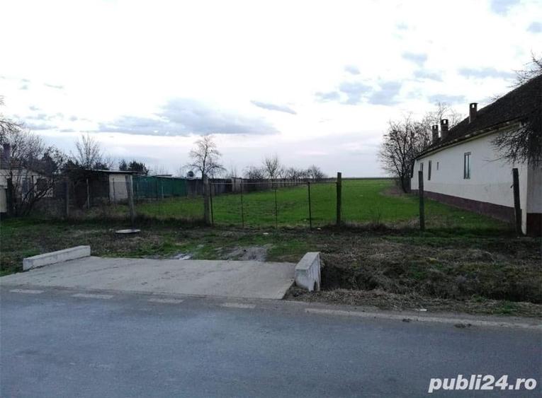 Teren de 2878 mp, în Sânmartinu Sârbesc