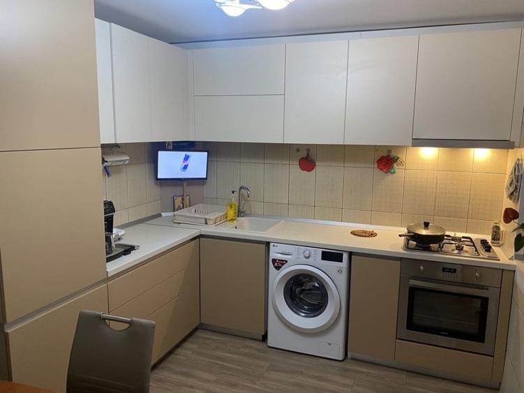 Apartament cu 3 camere decomandat în Zimbru