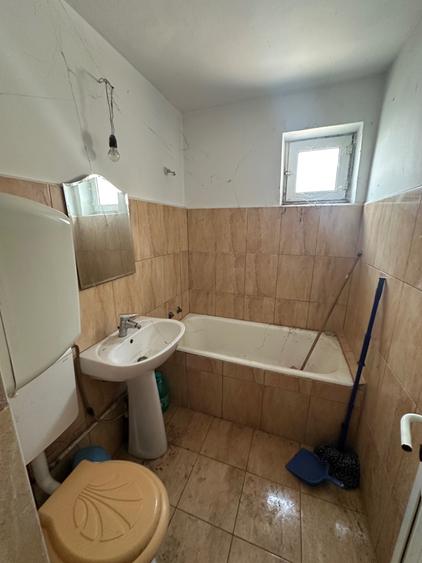 Apartament cu 2 camere decomandat în Exterior Vest