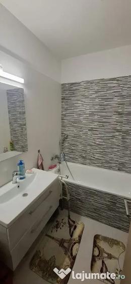 Apartament cu 3 camere decomandat în Bucium