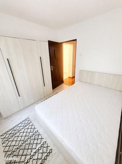 Apartament cu 2 camere semidecomandat în Podul de Piatră