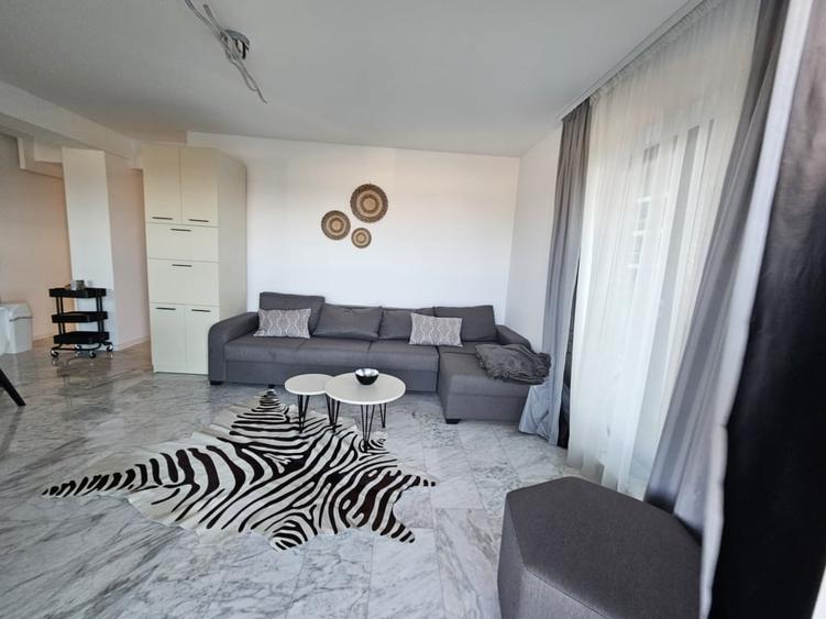 Apartament cu 3 camere decomandat, mobilat în Exterior Nord