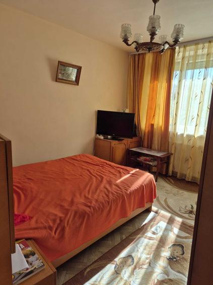 Apartament cu 2 camere semidecomandat în Sârbi