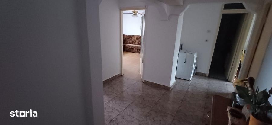 Apartament cu 4 camere decomandat în Orașul Vechi