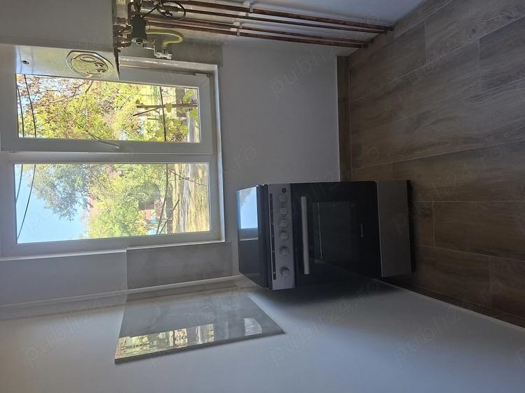 Apartament cu 2 camere semidecomandat în Girocului