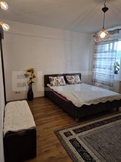 Apartament cu 3 camere decomandat, mobilat în Florești