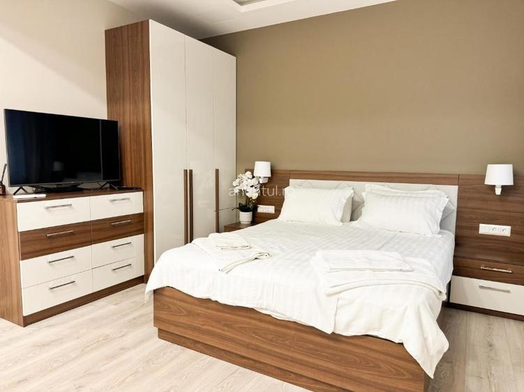 Apartament cu 3 camere decomandat în Romană